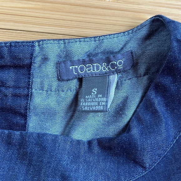 Toad & Co. chambray pocket tee, small - Picture 2 of 3